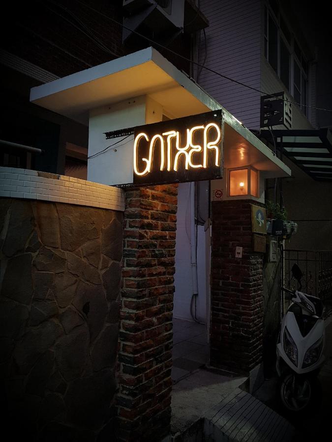 Gather Tainan Luaran gambar